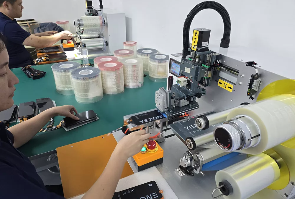 YEZONE mobile phone screen laminating machine for replacement screen production